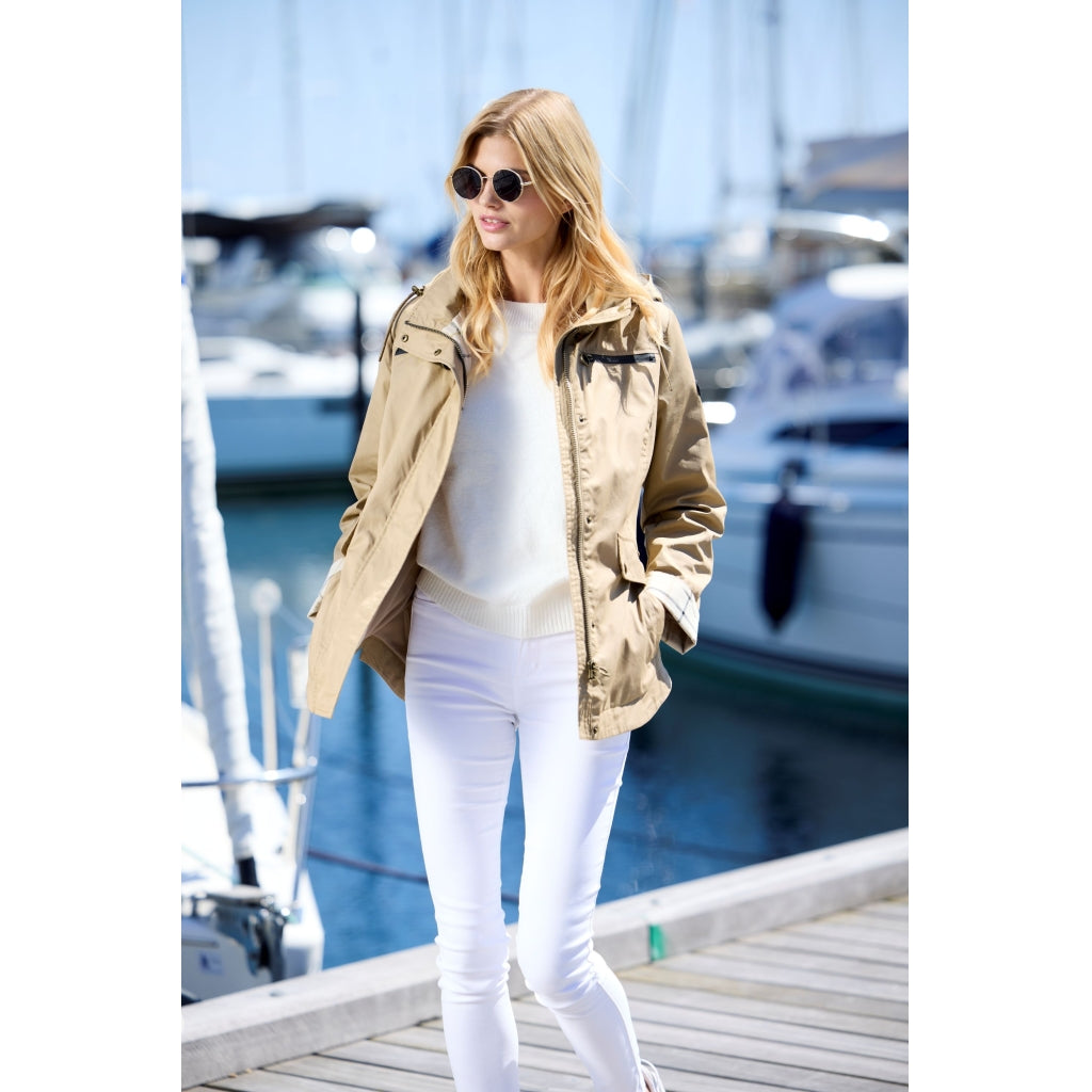 Junge Nicole Kv. 45 63-Camel