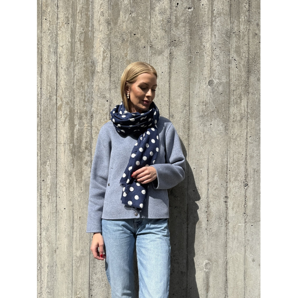Junge Nina Kv. 95 50-Deep blue dot
