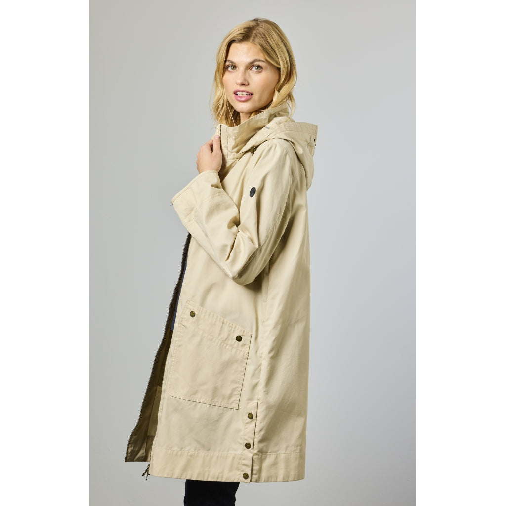 Junge Nora Kv. 46 12-Sand