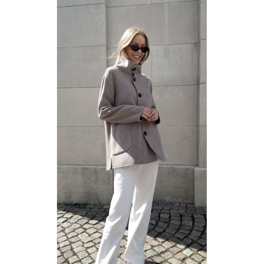 Junge Oline Kv. 10 63-Taupe