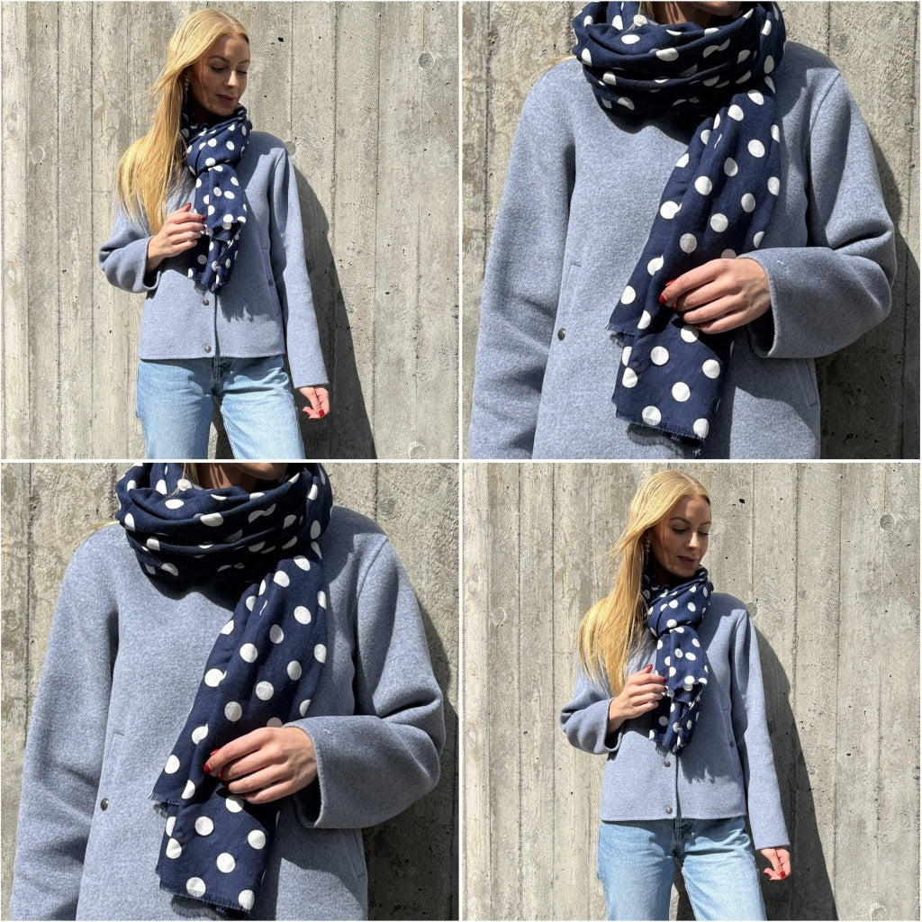 Junge Nina Kv. 95 50-Deep blue dot