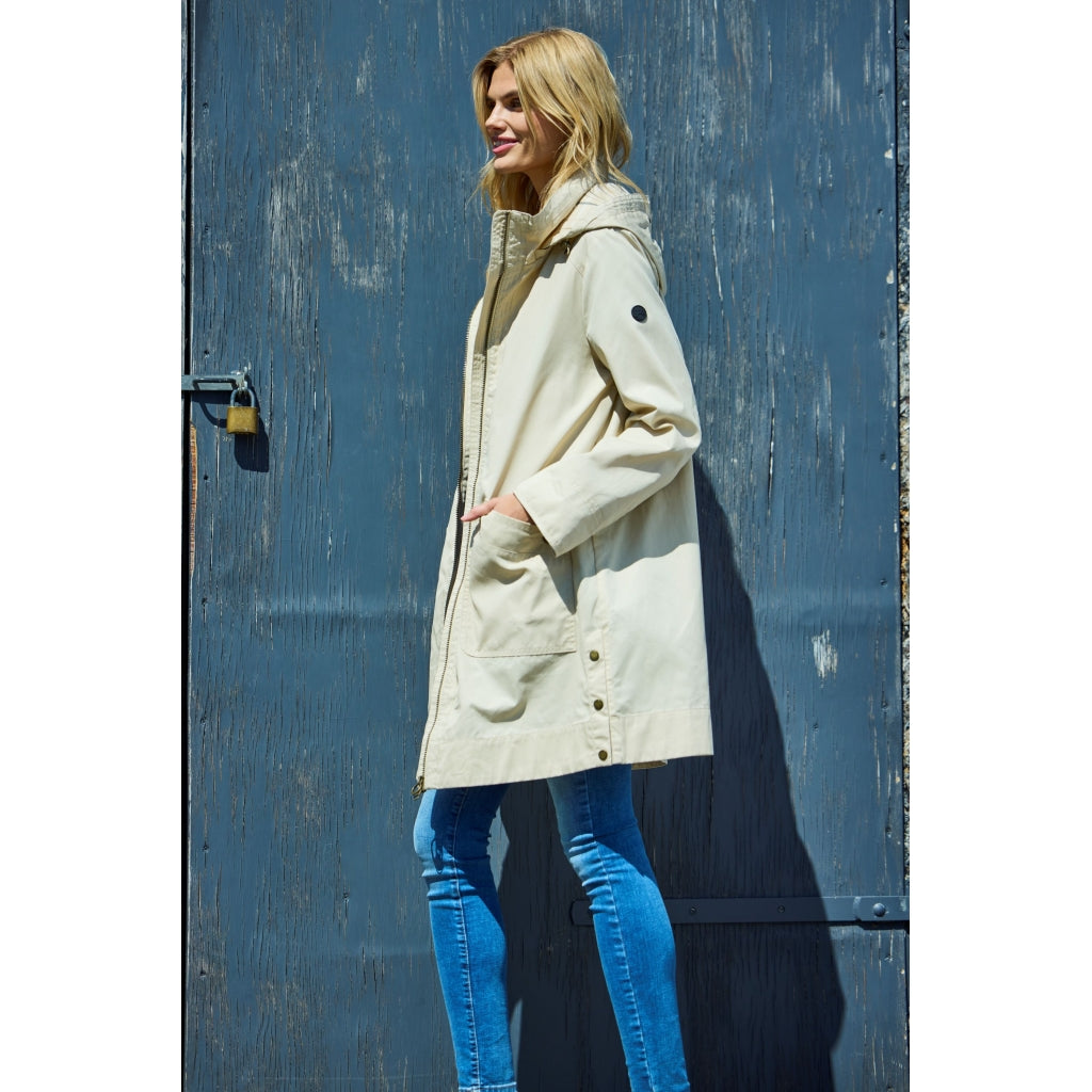 Junge Nora Kv. 46 12-Sand